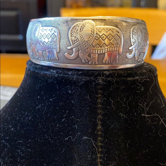 Jewelry - Elephant Cuff